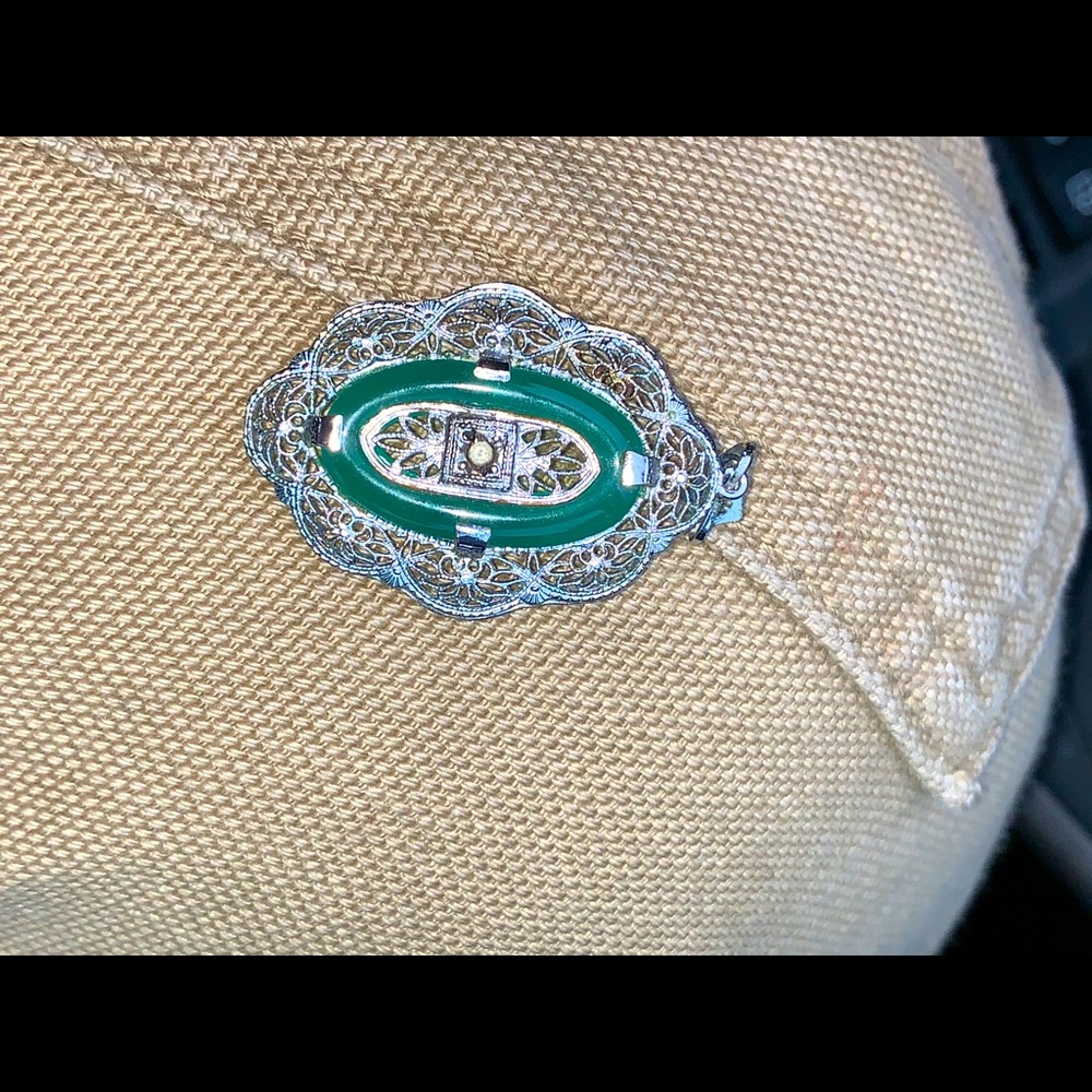 Beautiful Vintage Silver Jadeite pendant